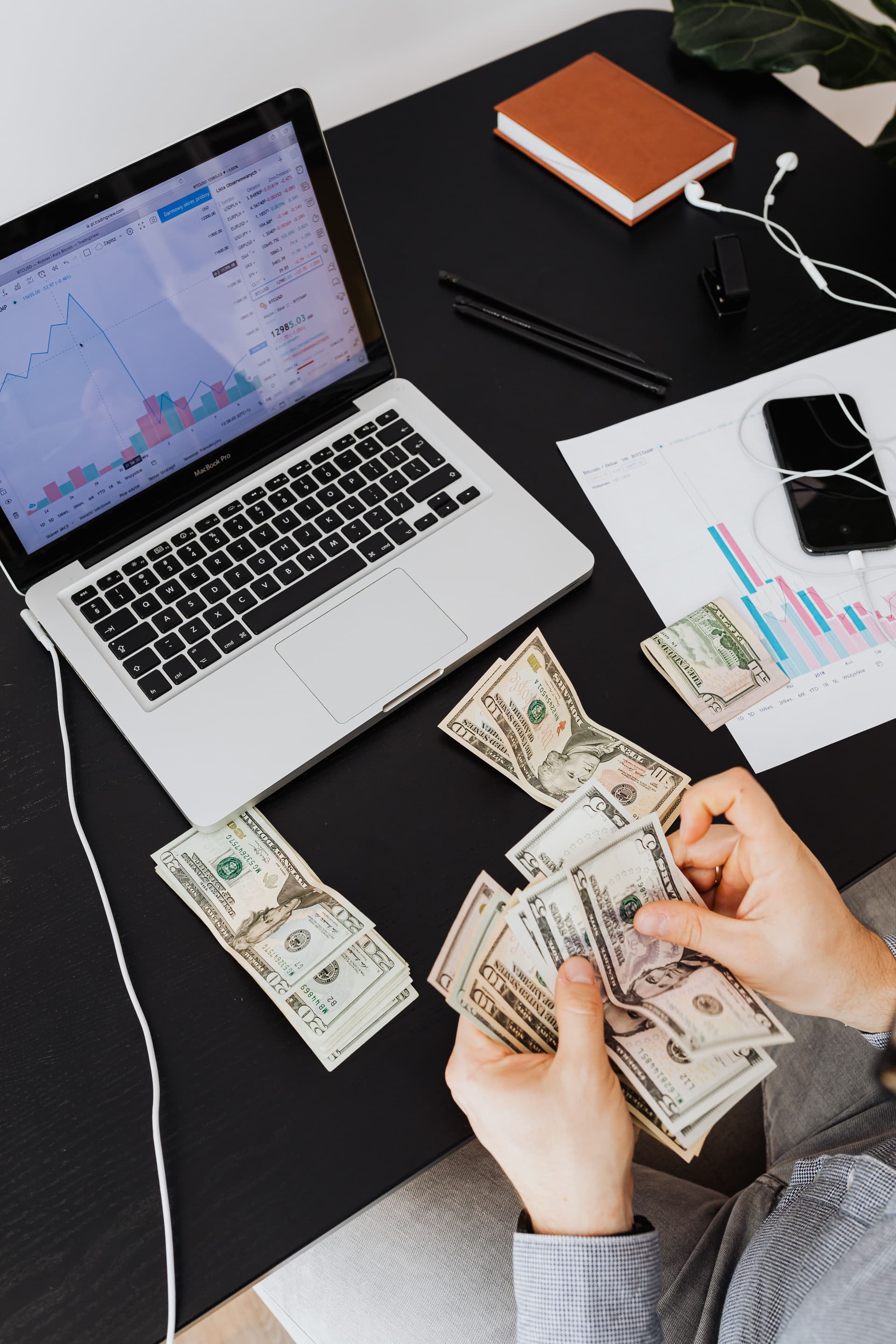 Connecting Businesses with Verified Experts